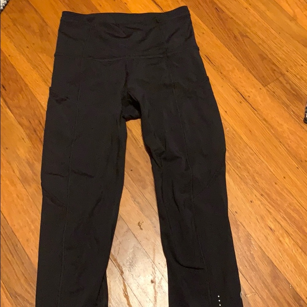 lulu lemon black capris size 2